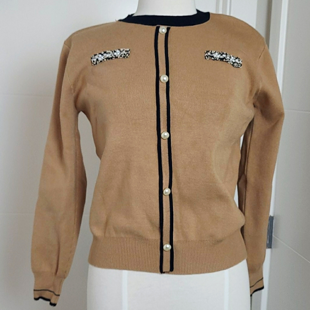 Contrast Trim Decorative Button Blouse